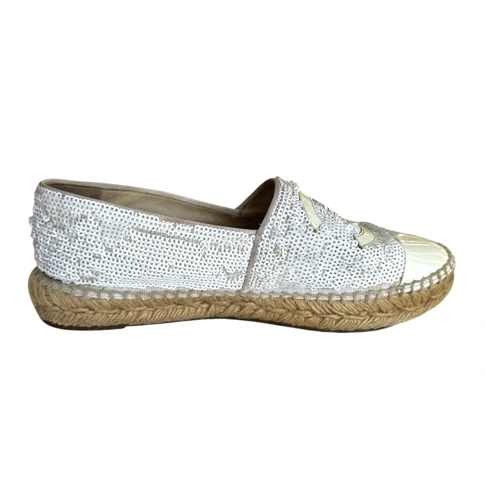 CHANEL White Interlocking CC Patent Sequins Espadrille